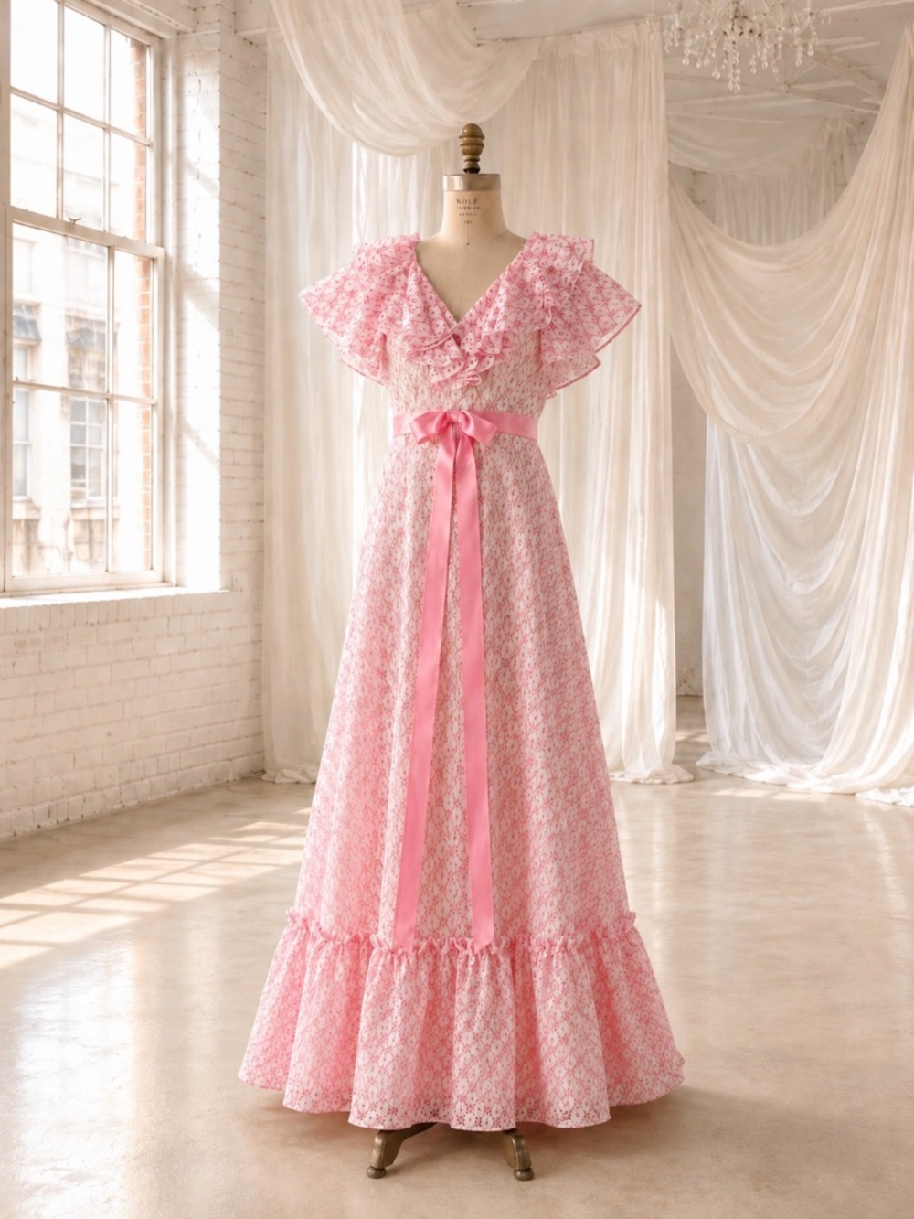 Vintage 1970s Cottagecore Prairie Pink White Eyelet Lace Flutter Maxi Dress XS